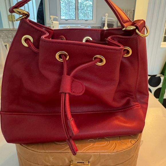 Aurielle Red and Gold Shoulder Bag with‎ Drawstring Closure - Picture 1 of 8